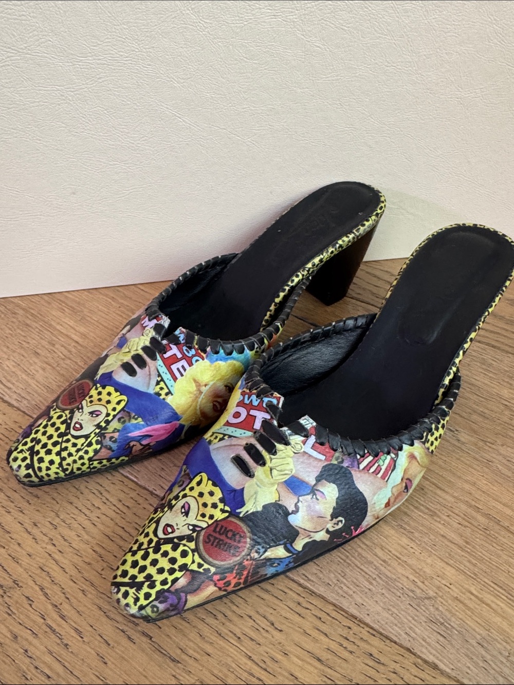 Icon vintage comic-print pointed-toe mule block heels pop art print